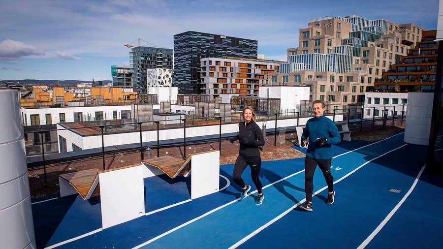 STUDIO_OSLO_LA's tweet photo. #Studio_Oslo’s project #Vestbygget is featured in #Dagsavisen this weekend. Great to have a training facility on your roof during these times 🤩 Foto: Katrine Lunke &amp; Lasse Tufte https://t.co/LbPYVPZdCR https://t.co/XXfEQIk9uF