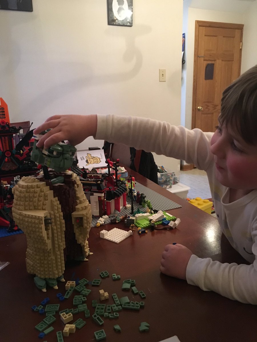 clrfldcdaughtry's tweet photo. @DeannaDaughtry Pretty sure Chris can complete his LEGO project.. my great nephew just turned 5! #forceyourself #tofinish it https://t.co/eDbQie1PMs
