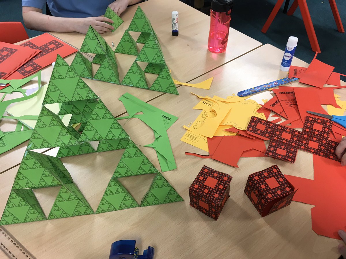 3) A fabulous fractal make:  @standupmaths and  @thinkmaths’ Sierpinski tetrahedrons. Go as big as you dare!Or try your hand at a Menger Sponge or Koch Snowflake:  https://www.think-maths.co.uk/downloads/building-3d-fractals #3DMaths  #HandsOnMaths  #LockdownMaths  #ArtfulMaths  #MathsArt  #Fractals