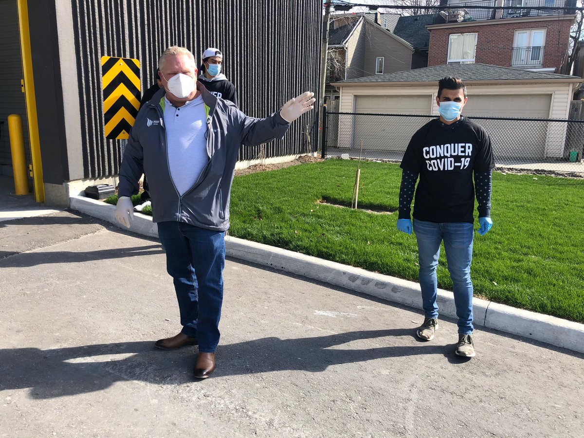 fordnation's tweet image. Today I’m here with the amazing @wick_22 and the men and women of the @conquercovid19 team for their PPE drive. Incredible leadership. Incredible spirit. I am honoured to see them in action. We are #StrongerTogether. If you have PPE please donate. conquercovid19.ca