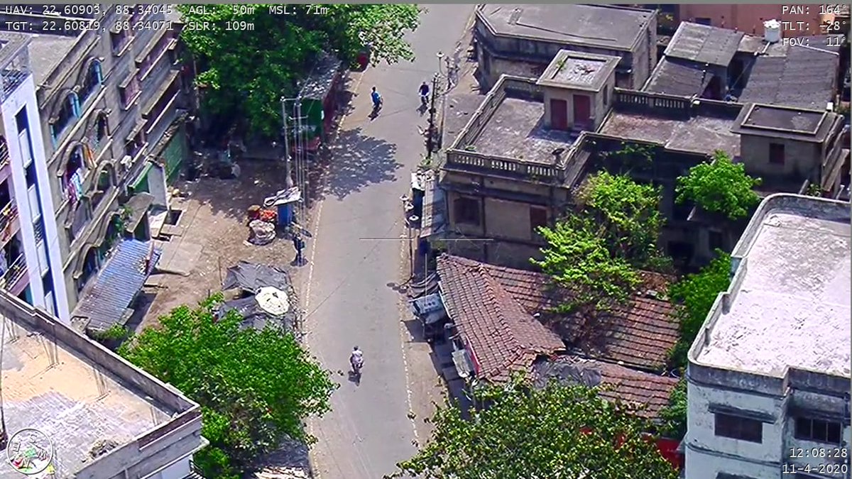 hwhcitypolice's tweet photo. Howrah City Police is using
DRONE SURVEILLANCE to track
down Lockdown violators
Expecting people’s cooperation in
our endeavour
These r images for today in
certain areas.. We thank you all
for being with us !!
#StayHomeStaySafe
#helpustohelpu
#fightcoronavirus
#stayhomesavelives https://t.co/5arXbQnt5F