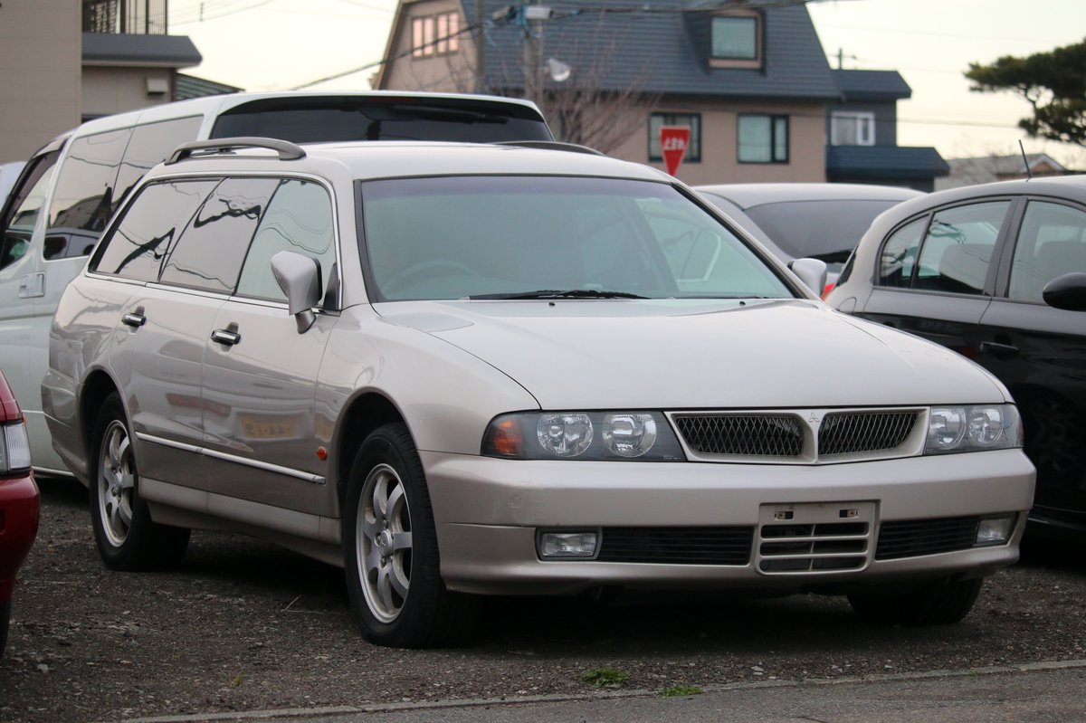 そこら辺の町内会長 1999年式のディアマンテワゴンの中古車 本州仕入れ車両のようです そこら辺の町内会長 1999年式のディアマンテワゴンの中古車 本州仕入れ車両のようです