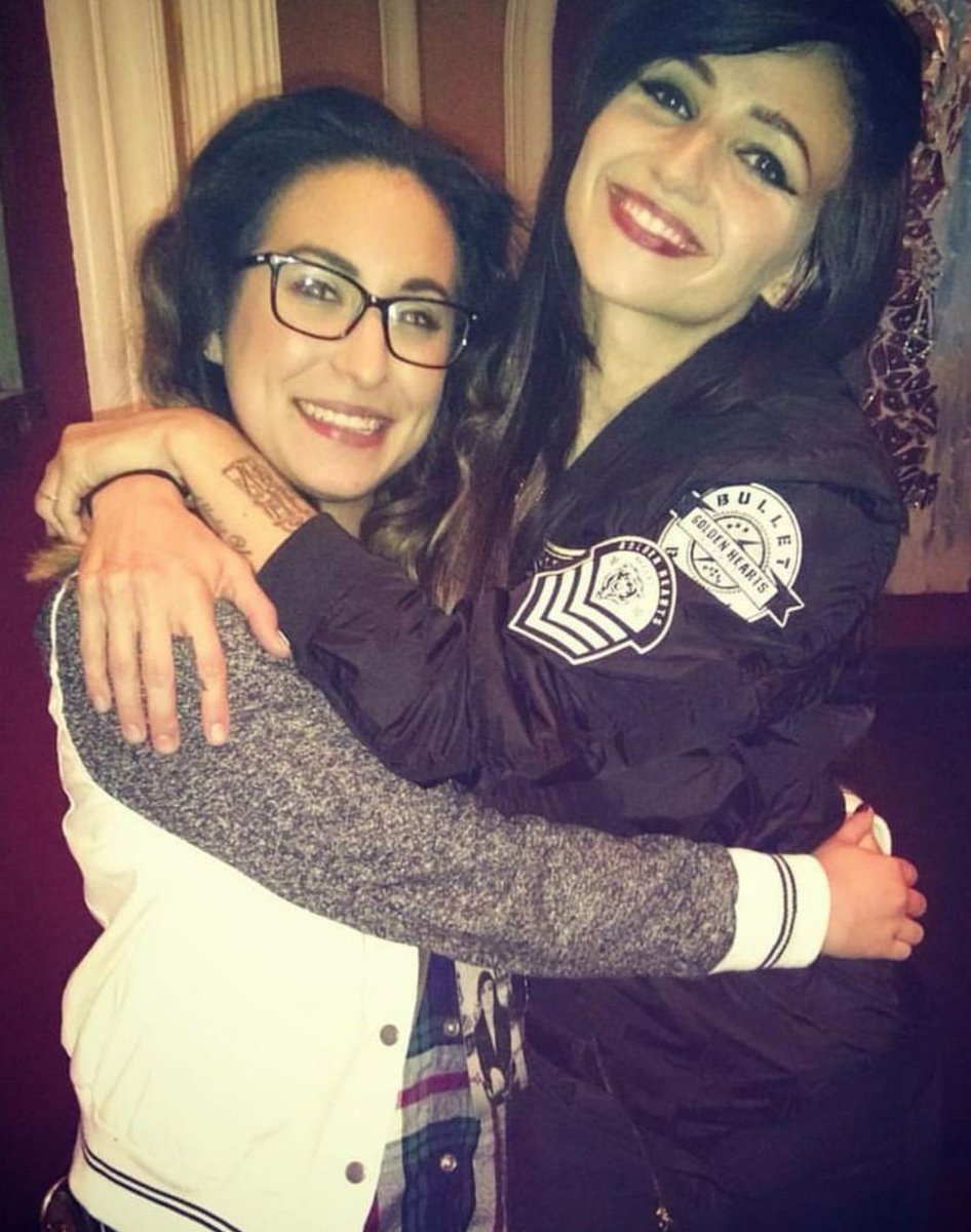 ToniMarie8291's tweet image. Happy Birthday @lights !!!!!! Thank you for everything you do for your fans. I hope you know how much your art, music and simply your kind heart has helped us all. And! I hope you like your gift from your  #lightarmy Have a magical day 💕🦋🔮 #33lightsyears