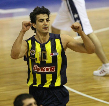 İbrahim Kutluay: 2134 points in 162 matches (13,2 avg). Played in 1991-92 as a teenager for 6 minutes in 1 match scoring 2 points. Then didn’t play until 1998-99 in which he averaged 21,4 in 17 matches.