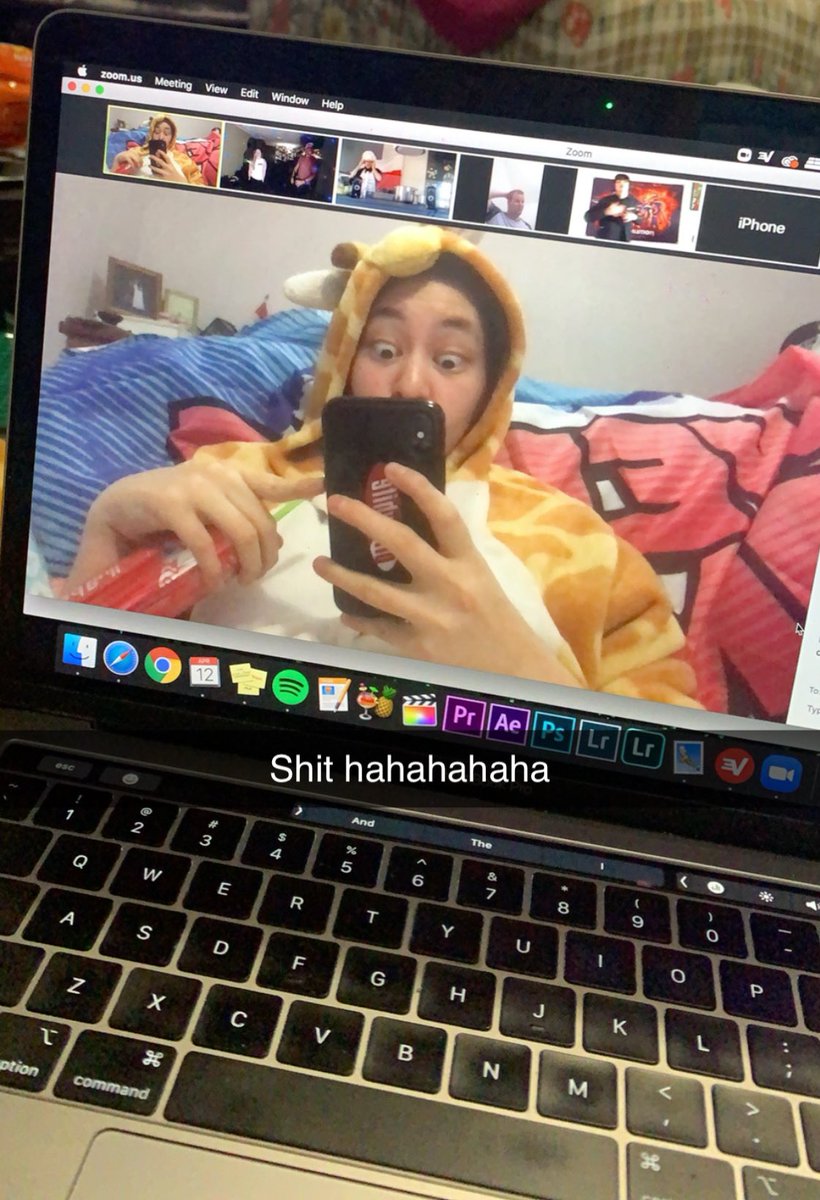 GrumpyKatarina's tweet image. ☑️ Weekly appearance in a @DaTweekaz stream 😂

I wonder how many people saw me panic scream when I saw my face 😂🤡