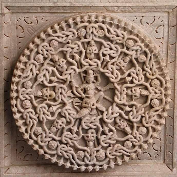 IndianContents's tweet photo. Ornate ornamental Naga carving on ceiling at Ranakpur Jain Temple, Rajasthan
#indianhistory
#templesofindia
#templearchitecture
#templephotography
#templevisit
#temple🙏
#ancienttemple
#heritageofindia
#ancientarchitecture
#indianarchitecture
#hindutemple
#indiantemples
#travelin https://t.co/DoFa8LnSzM