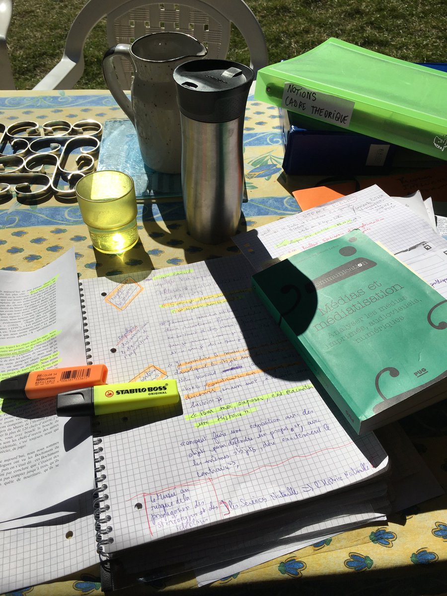 CGauthier123's tweet photo. Un week-end pascal ensoleillé qui se poursuit par une saine (re)lecture de quelques classiques mais aussi la découverte d’articles récents anglo-saxons sur l’engagement des professionnels de musée #climatechange #6eExtinction #stereotypes #muséologie @ocim_pcsti https://t.co/7FZP4yUUzP