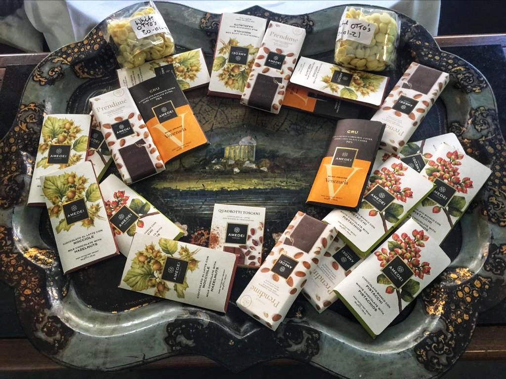 #Amedei #chocolates 🍫 to finish following spinach, ricotta and mushroom lasagna and carrot 🥕 cake with cream cheese frosting 🧁 - it is #Easter weekend after all 🐣

Thanks to <a href="/KingsFineFood/">Laura King</a> for providing the finest chocolate in all the land 🌏 for <a href="/GSTTnhs/">Guy's and St Thomas'</a> 

 #feedthenhs #NHS