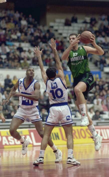 Ferran Martínez: 1202 points in 112 matches (10,7 avg). Average of 14,1 points in 20 matches in the title season of 1993-94 with  @Penya1930.