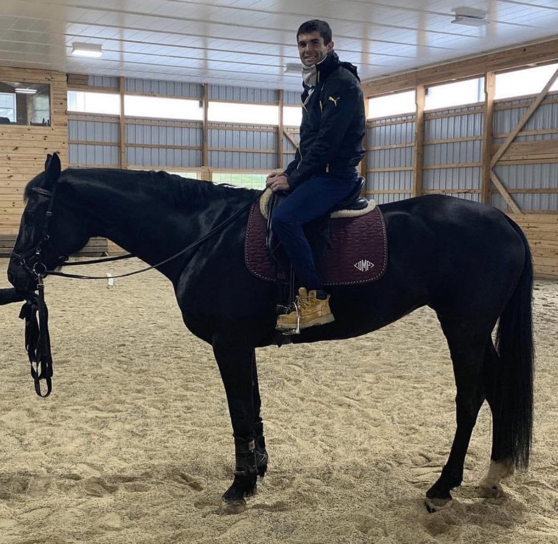 usmntonly's tweet photo. Have you ever seen a goat on a horse? https://t.co/8bUBm3Xze7