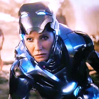 danverswonder's tweet photo. tudo fica mais triste quando você descobre que a rescue é a armadura mais forte do mcu simplesmente pq o tony colocou todo o seu conhecimento e experiência sendo o iron man pra criar uma armadura que pudesse proteger a pepper e a morgan de qualquer ameaça na ausência dele https://t.co/xWiAk75fxk