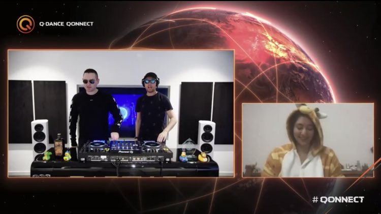 spaceofstace_'s tweet image. 😍😍