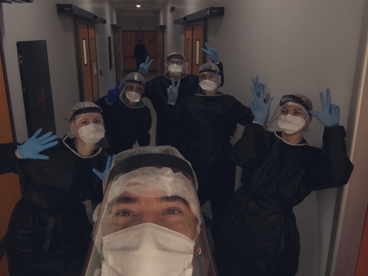 Bir vardiya sonu daha. Durmadan çalışmaya devam. TUSEB gönüllüleri olarak İzmir’de görev başındayız. Biyologlara imkan verilince başaramayacakları hiçbir şey yoktur. #biyologlarasesver