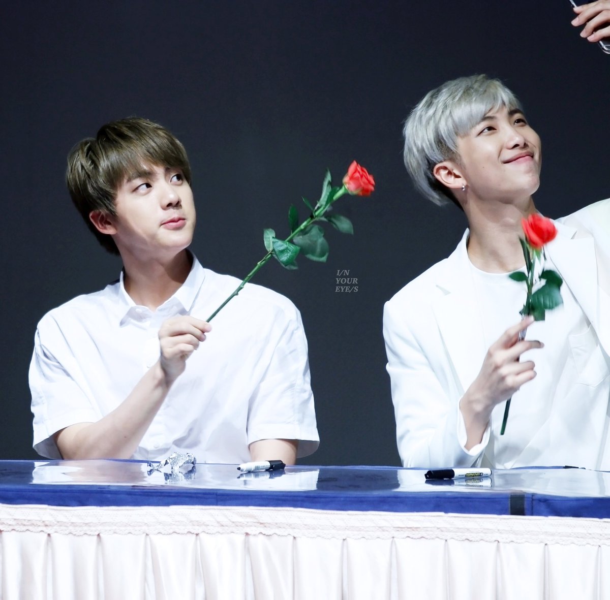 Thread of Namjin taking a selca(dont ask me where is the selca!)