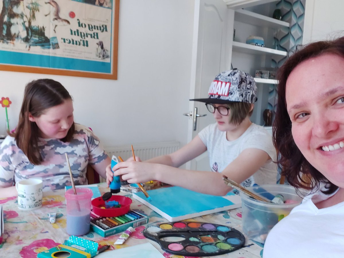 AmyNwd's tweet image. Been busy painting with my girls during all this.  Hope to do some soon with #p7fcps. Missing you all!! @FoxCovertPS