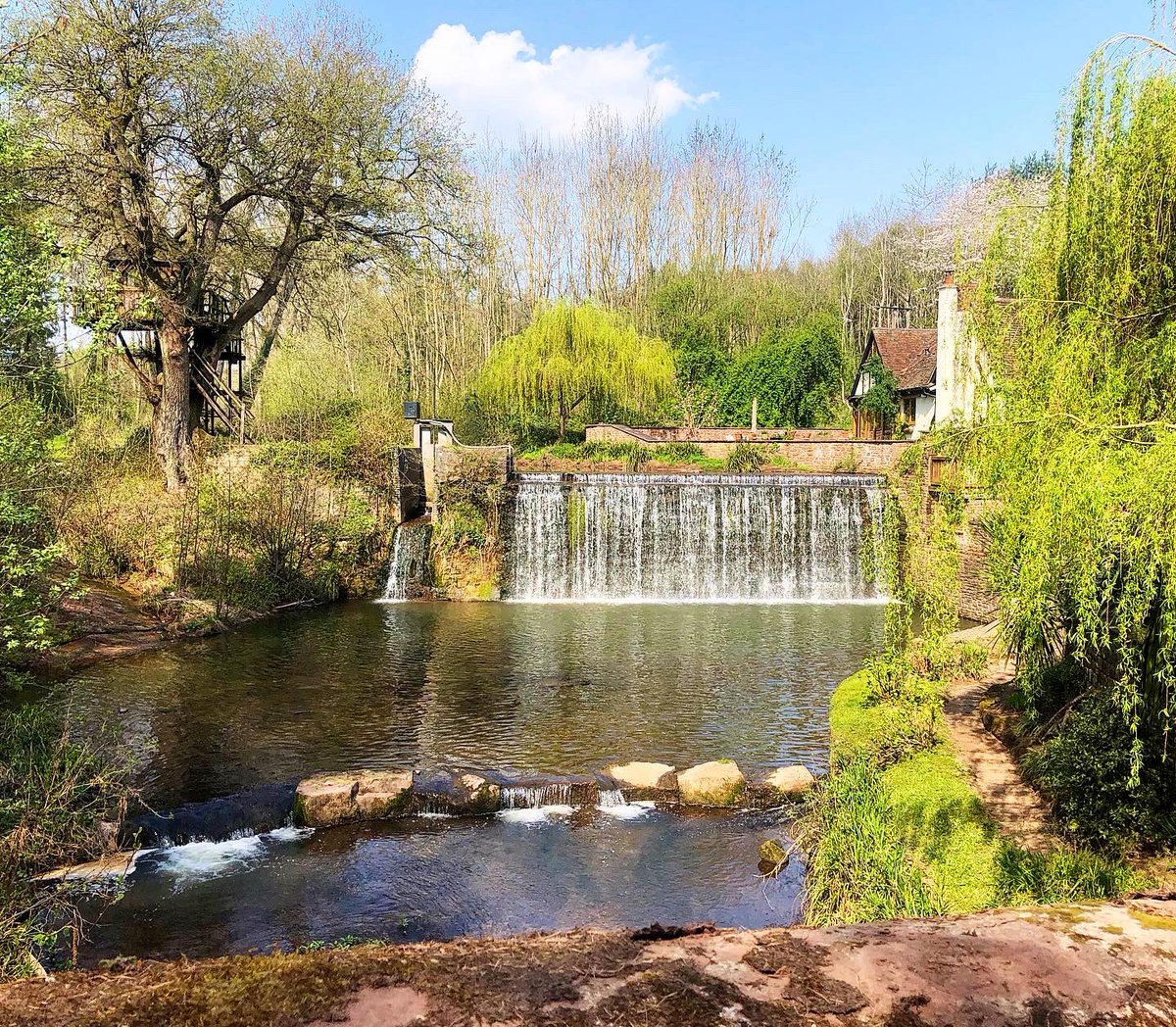 dringpaul's tweet photo. Gave myself a day off training hard today and just enjoyed the ride and the beautiful Worcestershire scenery! As training roads go.... 🚲☀️😃 #Worcestershire #backdoorstep #cyclinglife #home https://t.co/ZQ4mVGPfZs