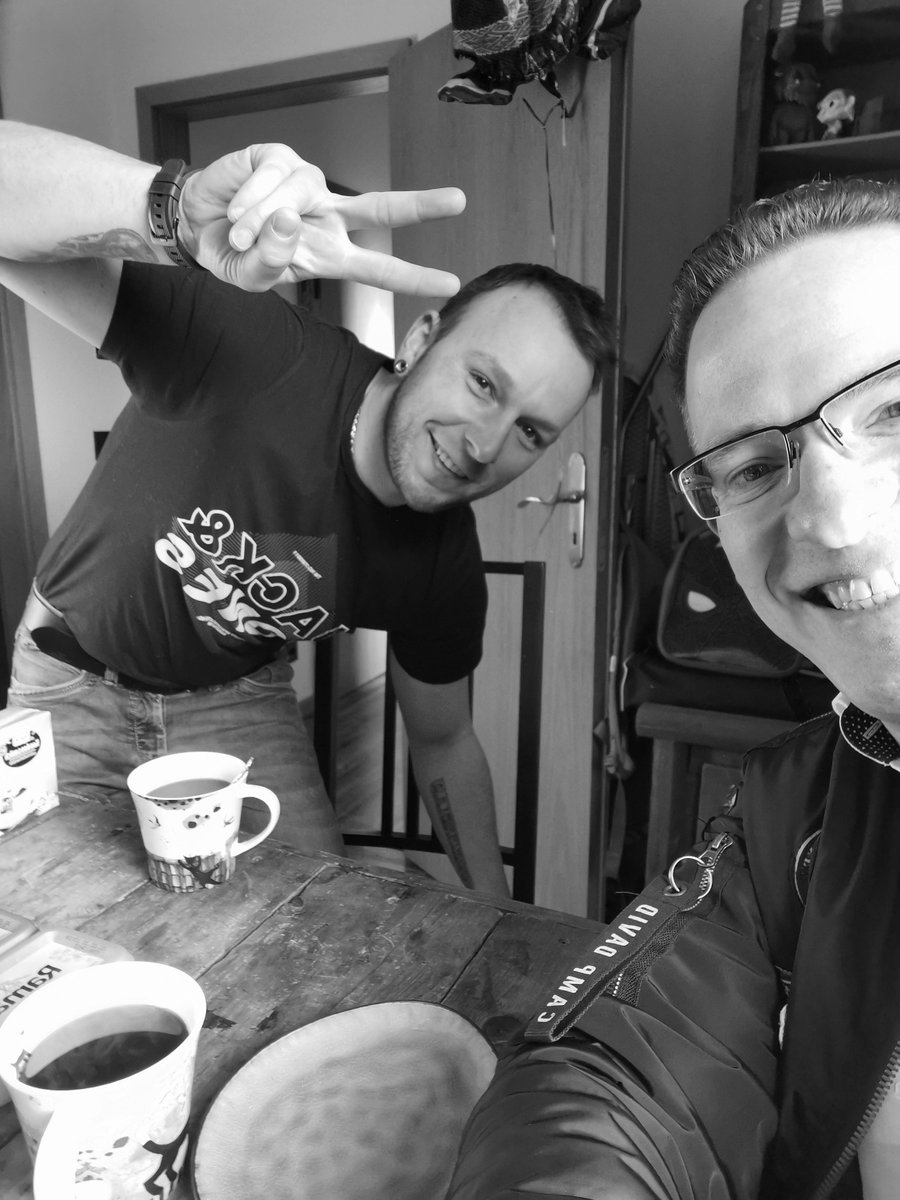 😍 Man kann einen Menschen nichts lehren, man kann ihm nur helfen, es in sich selbst zu entdecken.

Habe viele "Führungskräfte" erlebt, die ihre Geschäftspartner anlügen um besser dazustehen. 

#selbstwert #unternehmen #erfolgistkeinzufall #erfolg #zielesetzen #authentisch