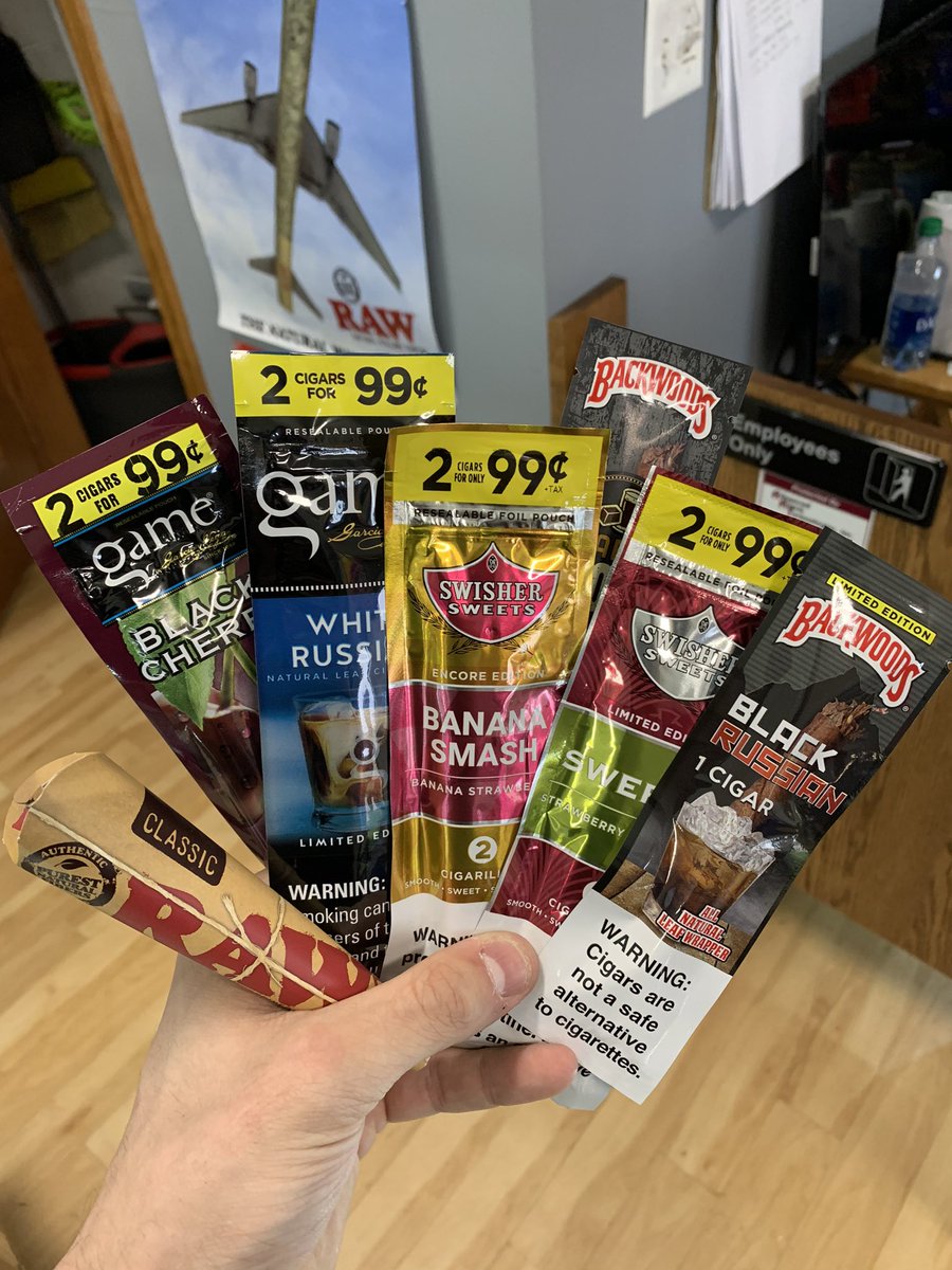 glass_twisted's tweet image. Bunch of new wraps and we still have 13 flavors of puff bars! Pick up til 7 🚙💨 #puffbars #disposables  #backwoods #games #swishersweet #rollup #quarantinelife