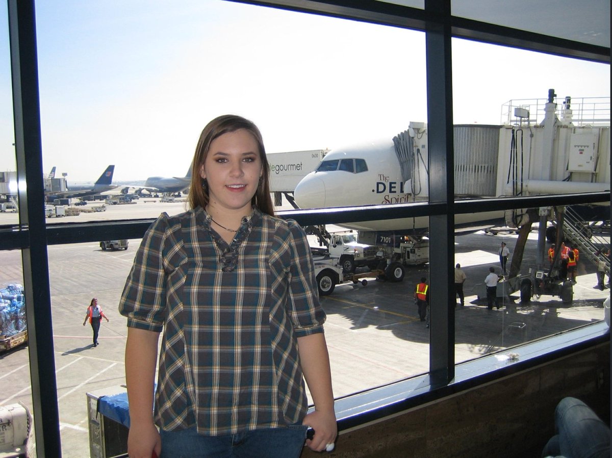 neskirderf's tweet photo. @solitarybrother Ohmygosh just found this from 3/8/08: first revenue flight of a @Delta 777-232LR! My dad took me to LA for spring break and it happened to be on a cool trip!
#Ship7101 #thedeltaspirit https://t.co/YDkg9VZBjJ