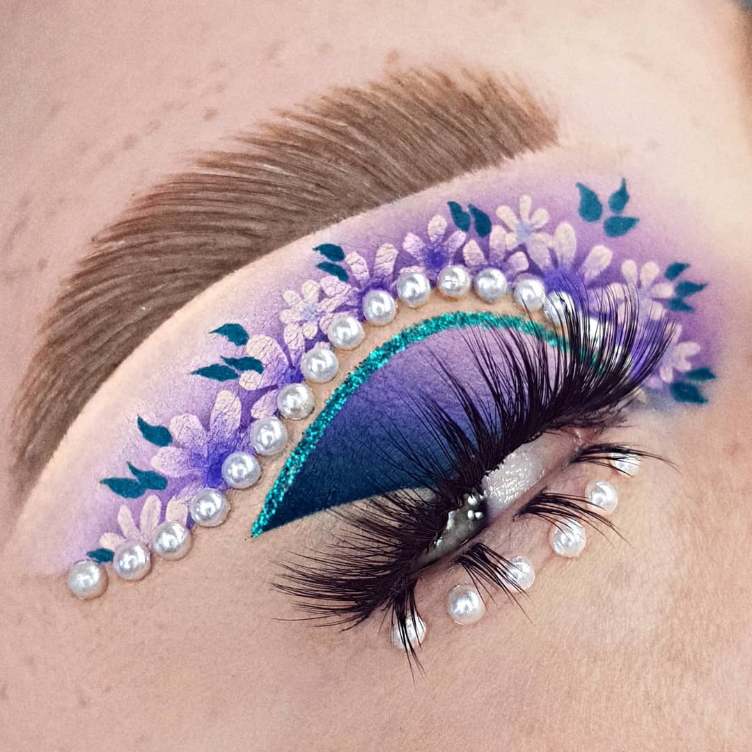 💜 #BloodLust Palette &amp; teal sparkle from <a href="/ABHcosmetics/">Anastasia Beverly Hills</a> 💜🔪 <a href="/JeffreeStar/">Jeffree Star</a> @norvina1 #abh #bloodlust #jeffreestarcosmetics
