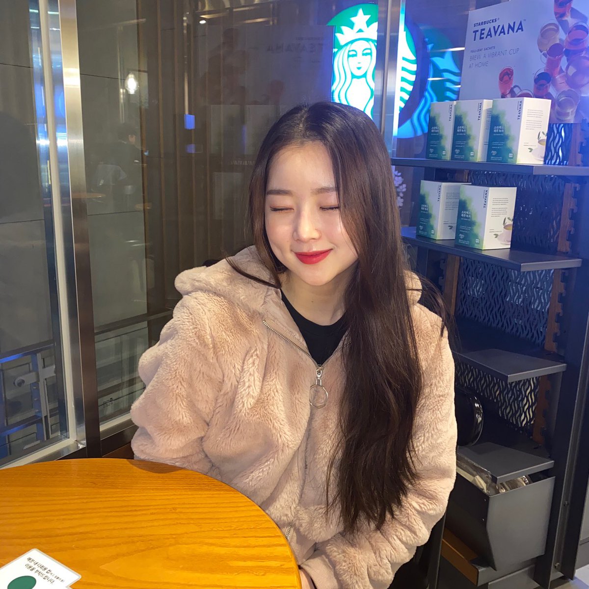BVNDIT_official's tweet photo. [#승은] 그냥 반딧불이 보고싶은 밤이다~~잘잤으면 좋겠네요🌸
#BVNDIT #밴디트 https://t.co/wWOZCIEGHD