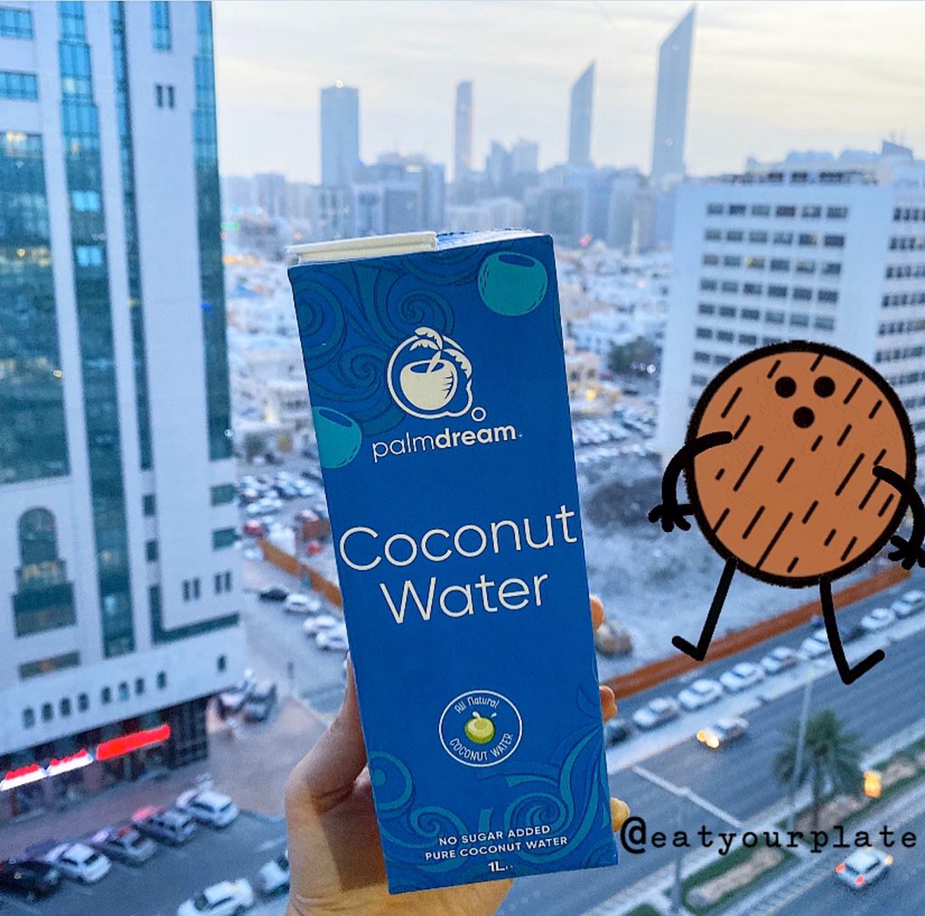 EatYourPlate's tweet photo. ماء جوز الهند غني بالبوتاسيوم والماغنسيوم، والأملاح والسكريات،يساعد على ترطيب الجسم. #صحي https://t.co/DjMUh18QcC