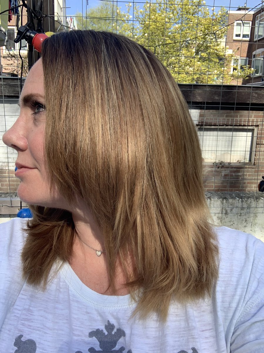 40pluslifestyle's tweet image. Haartjes ook weer op zijn paasbest met #keratinebehandeling wat een K werk zeg 🙃 
#WhatIAmLearningInQuarantine #WhatToDoDuringQuarantine