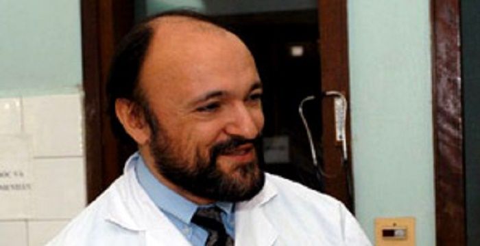 Examining the SARS outbreak, and the Ebola outbreak response is illustrativeSARS: The WHO comes to know only after the virus has escaped to Vietnam, after an Italian doctor Carlo Urbani is suspicious of an American traveler. Dr. Urbani died later of the virus. 16/n