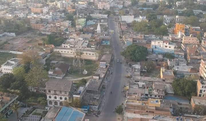 afrozGpl's tweet photo. #Lockdown_Scene_Gopalganj
By : #Drone_Camera
1st : #पोस्टऑफिस चौक ➡️ #जंगलिया मोड़
2nd: #अम्बेडकर चौक https://t.co/jZxjxuGC49