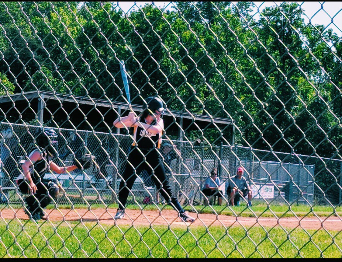 softball_edison's tweet photo. Niamh Sosa
JV Freshman
#13, 1st Base/ Outfield
Fun fact: She likes to bake and cook.
One word to describe her: optimistic

Niamh has played in NVGSA which which paid off in her first year with the eagles. https://t.co/GgUuSckgxG