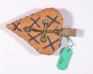Pitt_Rivers's tweet photo. Easter amulets made from palm leaves or containing Easter bread, from the @Pitt_Rivers collections. Find out more about the stories behind these intriguing objects, used by people to help them face illness and misfortune. https://t.co/UF1H5BQrkP #MuseumFromHome https://t.co/cUxqNb83h5