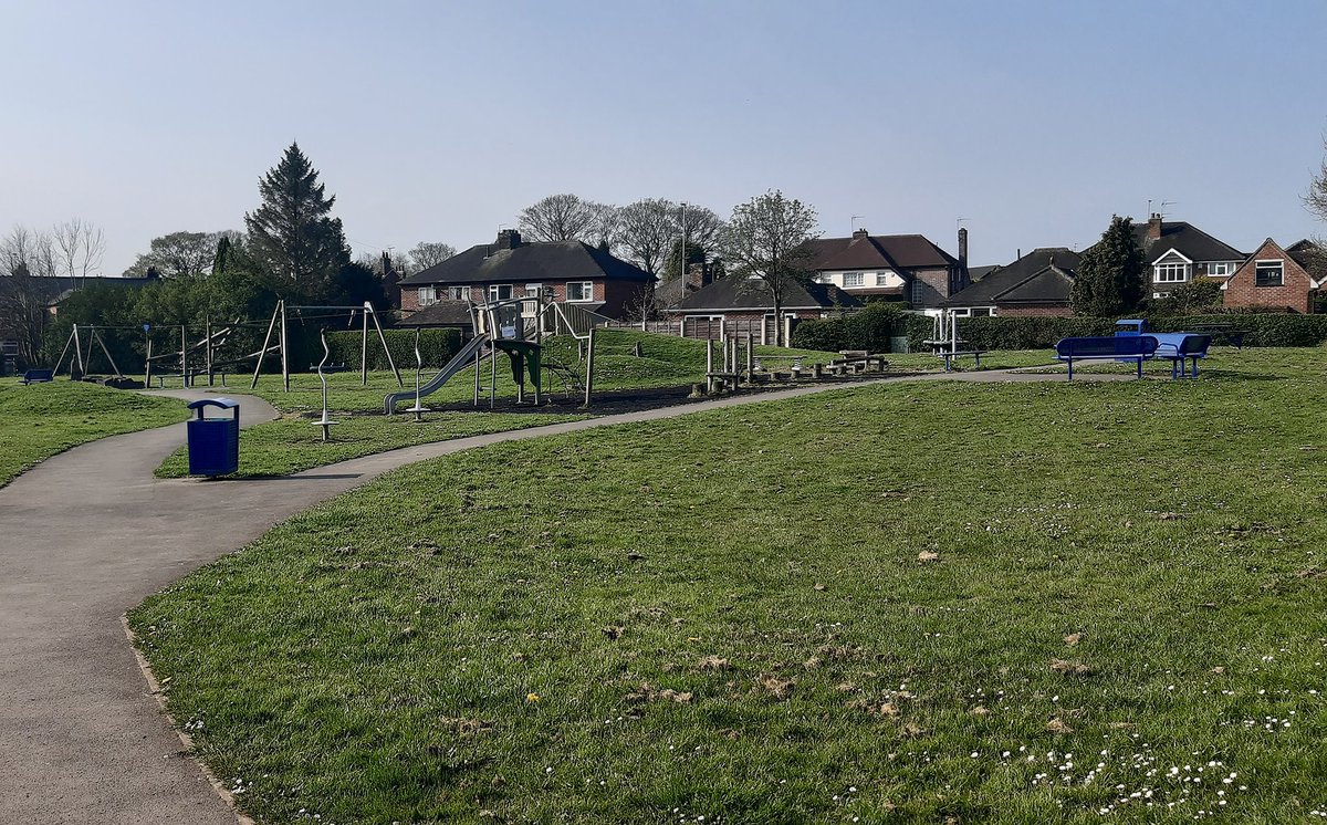 CongWestPol's tweet photo. #PCSOHooper and #PCSOCarter have been on patrol around #LowerHeath Park, #CongletonPark and #AstburyMere today, nice and quiet out there so #ThankyouCongleton for staying inside #Congleton #WeCare https://t.co/lCjMQHJXDF