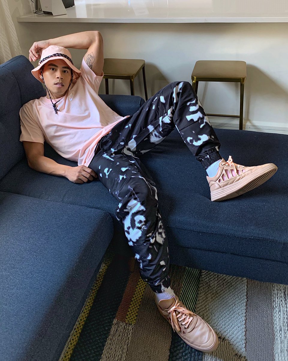 oh_anthonio's tweet image. 👑 King of the couch 🛋 #flexfromhome