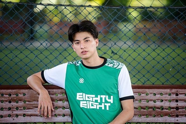 Gulf Kanawut wearing jersey shirt--- a thread 