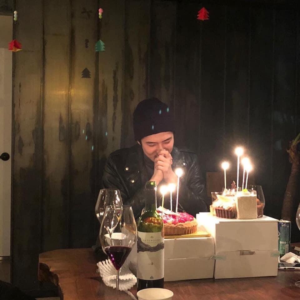 linhlomx's tweet photo. Happy birthday to my luv 🥳Hope you always healthy , happy and success in all areas 🤩. Thank you for your continuous efforts over the years, love you and we will walk together on the road ahead ♥️
#HAPPYSEHUNDAY
#HAPPY27THBIRTHDAY
#GoldenSehunDay
#봄바람같은_세훈아_생일축하해 https://t.co/gKufU2gxXw
