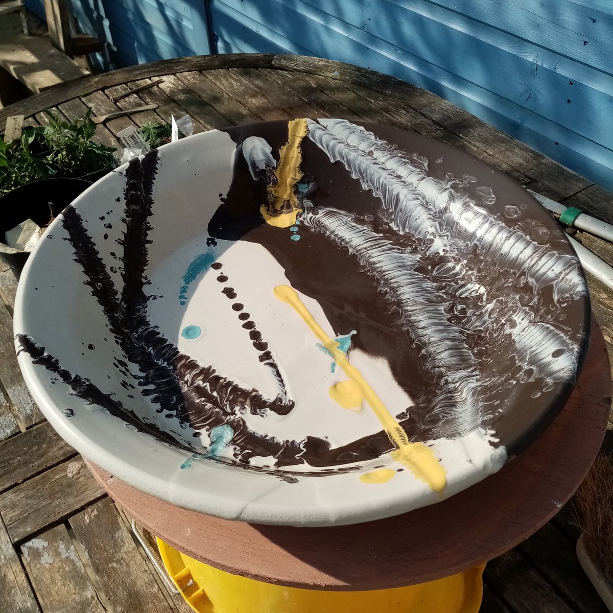 Slipware charger