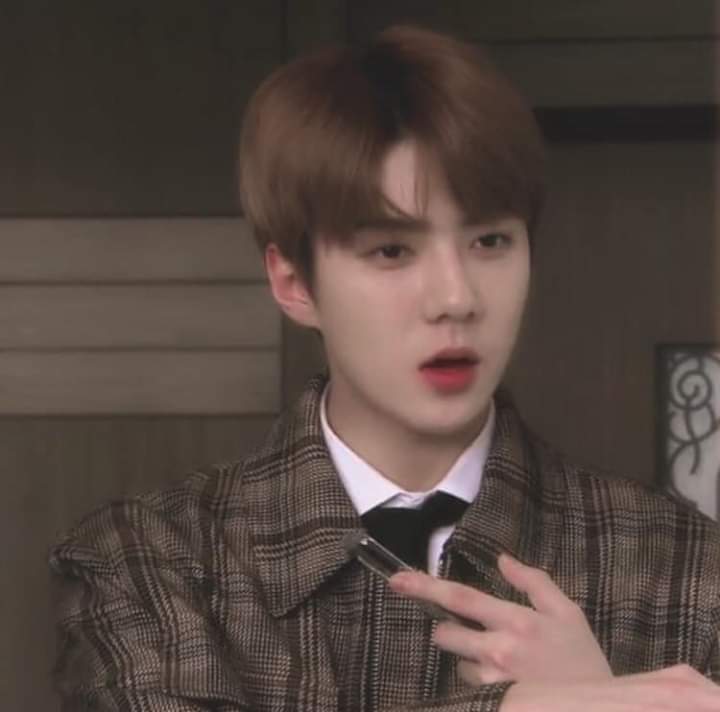 NinhYehet's tweet photo. #GoldenSehunDay
#세훈아생일축하해 
#happySehun27th 
Tuổi mới rực rỡ hơn anh nhé 
생일 축하해 🎂🎂🎂 https://t.co/zwE0kbjr0y