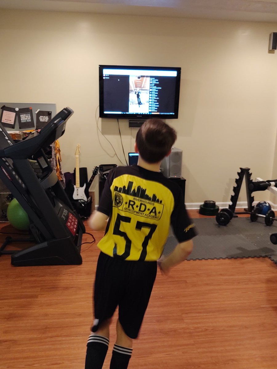 HickmanGeologic's tweet photo. Noah Hickman getting his brain and body training in.  @HoundsAcademy  @houndsspeed https://t.co/ody7wDUspe