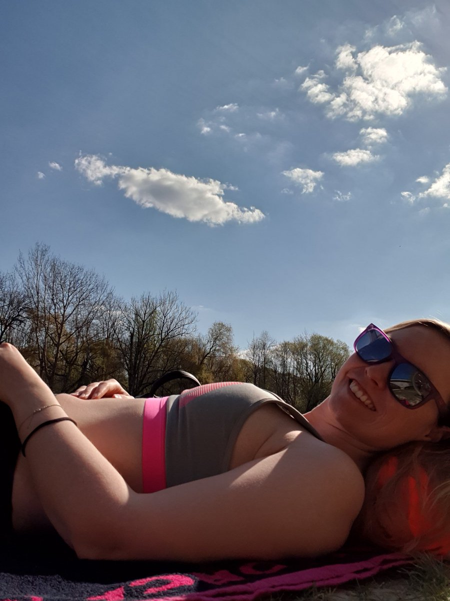 Schnattchen1988's tweet image. #KeepDistance #sunbathing #timeformyself