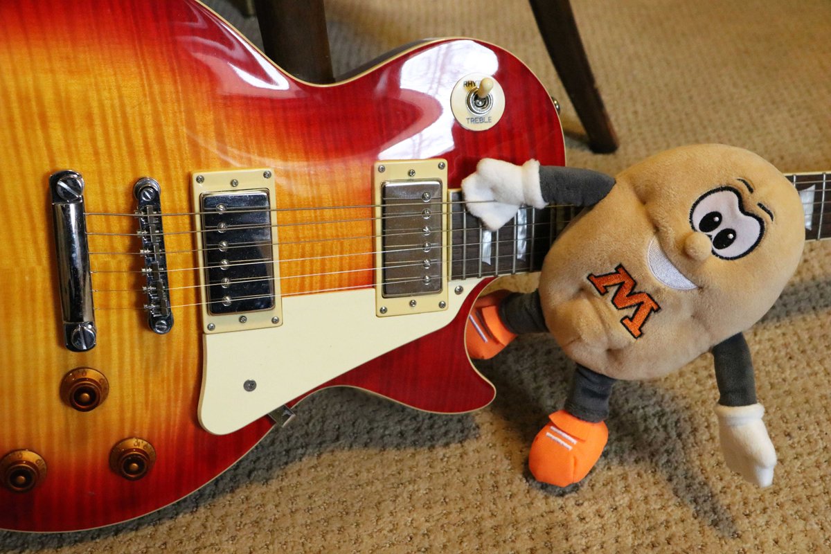 MoorheadSchools's tweet photo. Spuddy is practicing social distancing and finding activities to keep busy this weekend.😊From baking to practicing guitar, learning to juggle and writing letters to Spuddy buddies! What are you working on to stay entertained at home? #SpudPride #StayHome https://t.co/BtP9g9pRrM