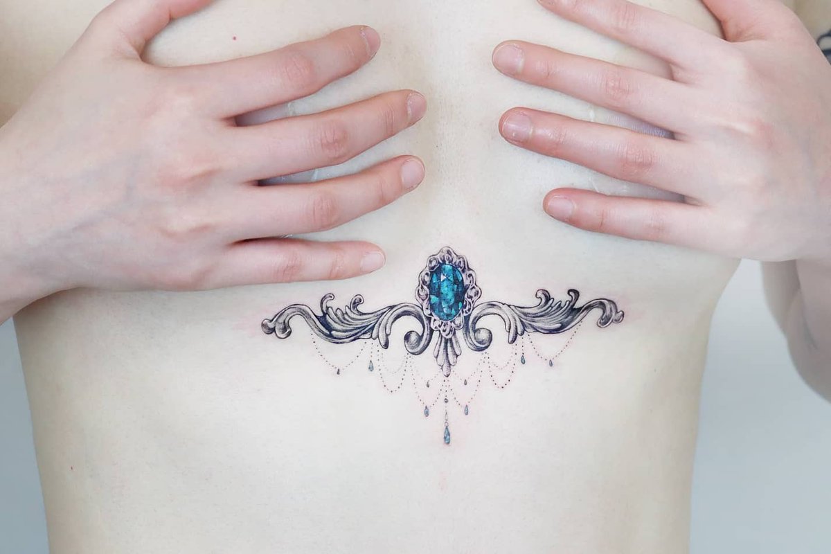 멋진 타투로 가득하신 분께 제 작품을 남길 수 있어서 행복했어요! 🥰 . #보석타투 #타투 #여자타투 #가슴타투 #여자가슴타투  #악세사리타투 #주얼리타투 #tattoo #타투도안 #aresetattoo #홍대타투 #건대타투 #성신여대타투 #koreatattoo