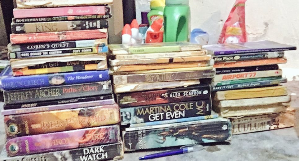 DarkDeesiree's tweet image. Quarantine and read🤓. Had to unpack the novels I brought with me free home during my first year of uni😂. Tired of ebooks🤧 so I&apos;ll be rereading them all!
What are you doing with your free time?
#books #novels #bookwork @CurateReads