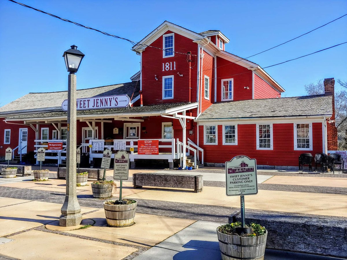 _SweetJennys's tweet image. Just a note that if the Shopify app informed you that your order was shipping today, that really means come to the shop and pick it up. 
Please message or email us with any questions.