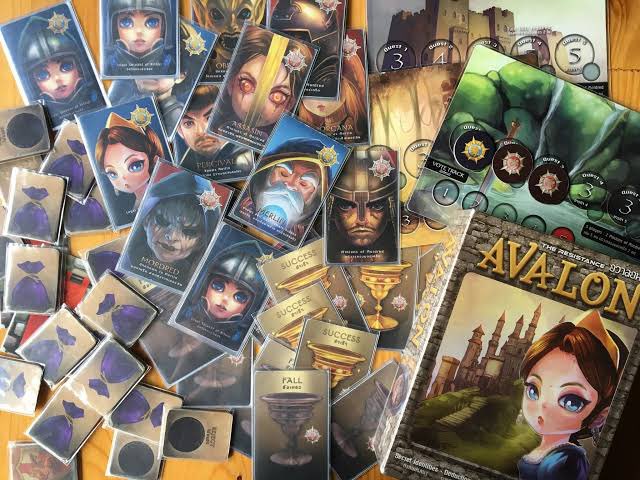 bbungguin's tweet photo. อยู่ๆก็รู้สึกอยากเล่นบอร์ดเกม เกมที่เราเล่นบ่อยๆเลยคือ avalon ใครโกหกเนียนๆจะปั่นสนุกมาก55555 https://t.co/cPpk7Ncy03