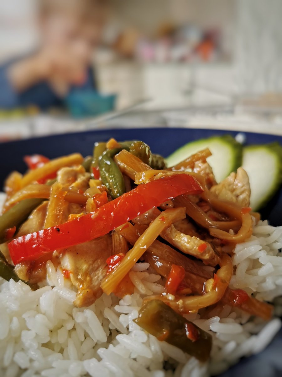 Jocka's tweet photo. Pieni pala Thaimaata maistuu aina. Nyt kannattaa pitää huolta oman suosikkiravintolan tukemisesta asiakkaana. Tilaa kotiin, hae mukaan tai osta lahjakortteja. Hallitus jätti ravintolat ilman tukea, joten jokainen asiakas on nyt tärkeämpi kuin koskaan.
#purebite
#yrittäjyys https://t.co/TJJyL01fEm