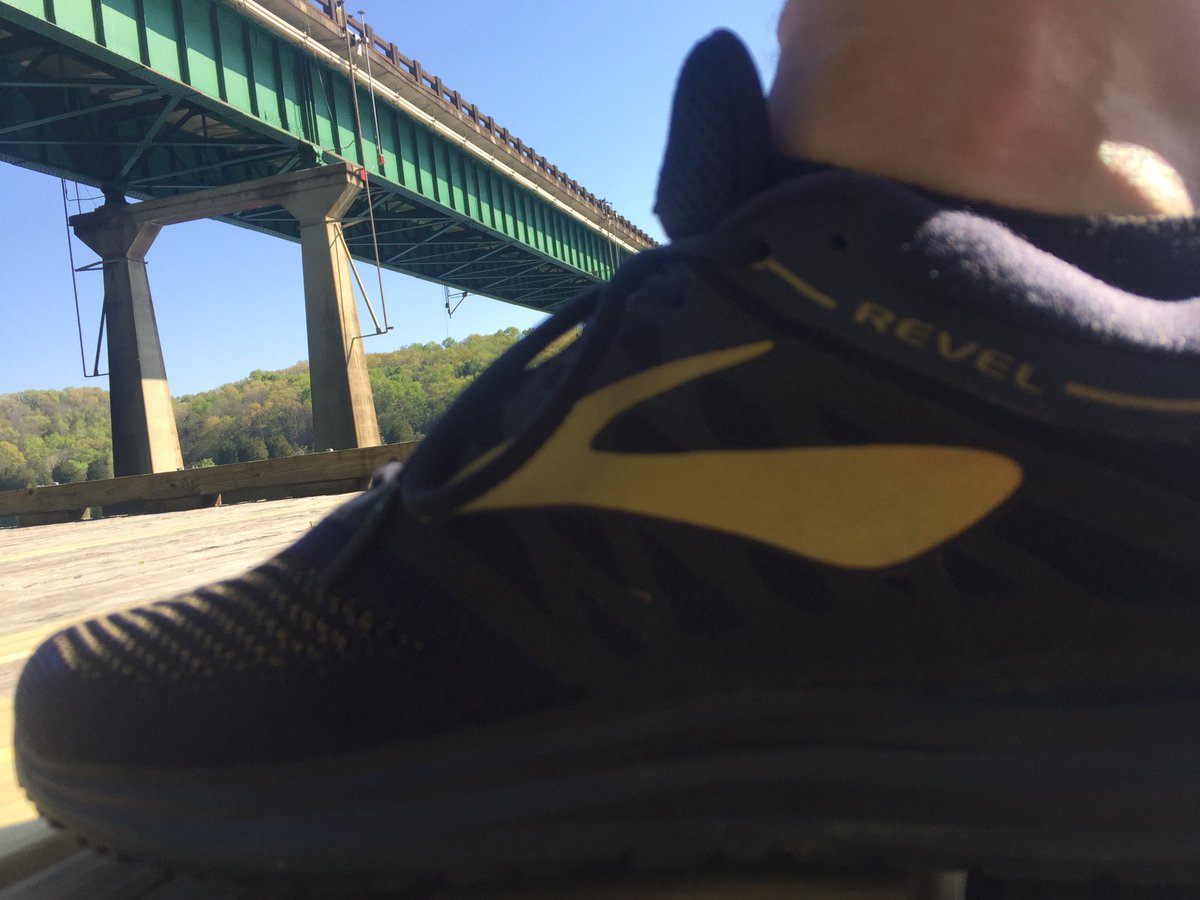 ChasRSmith's tweet photo. 15k. Social distance running. @brooksrunning #keepcalmandrunon #running https://t.co/dMQ6aSyp7f