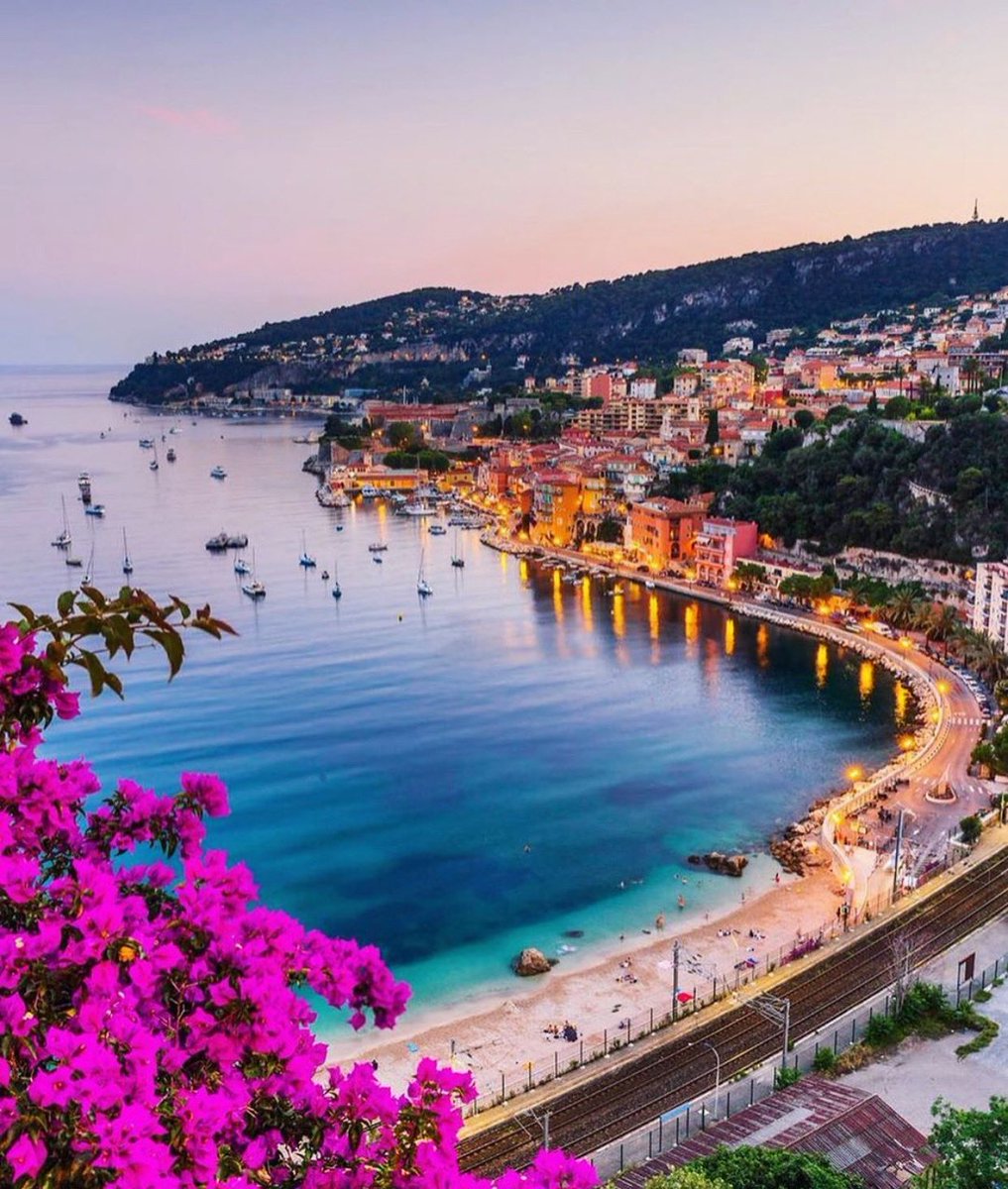 kefa06's tweet photo. Passez une bonne soirée ! 😊✨
📸 @frenchrivieraguide
#frenchrivieranice #frenchrivieraguidepaca #cotedazurfrenchriviera #cotedazurguide #iloveniceville #nicefrancesud #nicevillecotedazur #summernice #nicecotedazurfrance #Villefranche06 #unlimitedfrenchrivieranice https://t.co/vZfin5g4kl