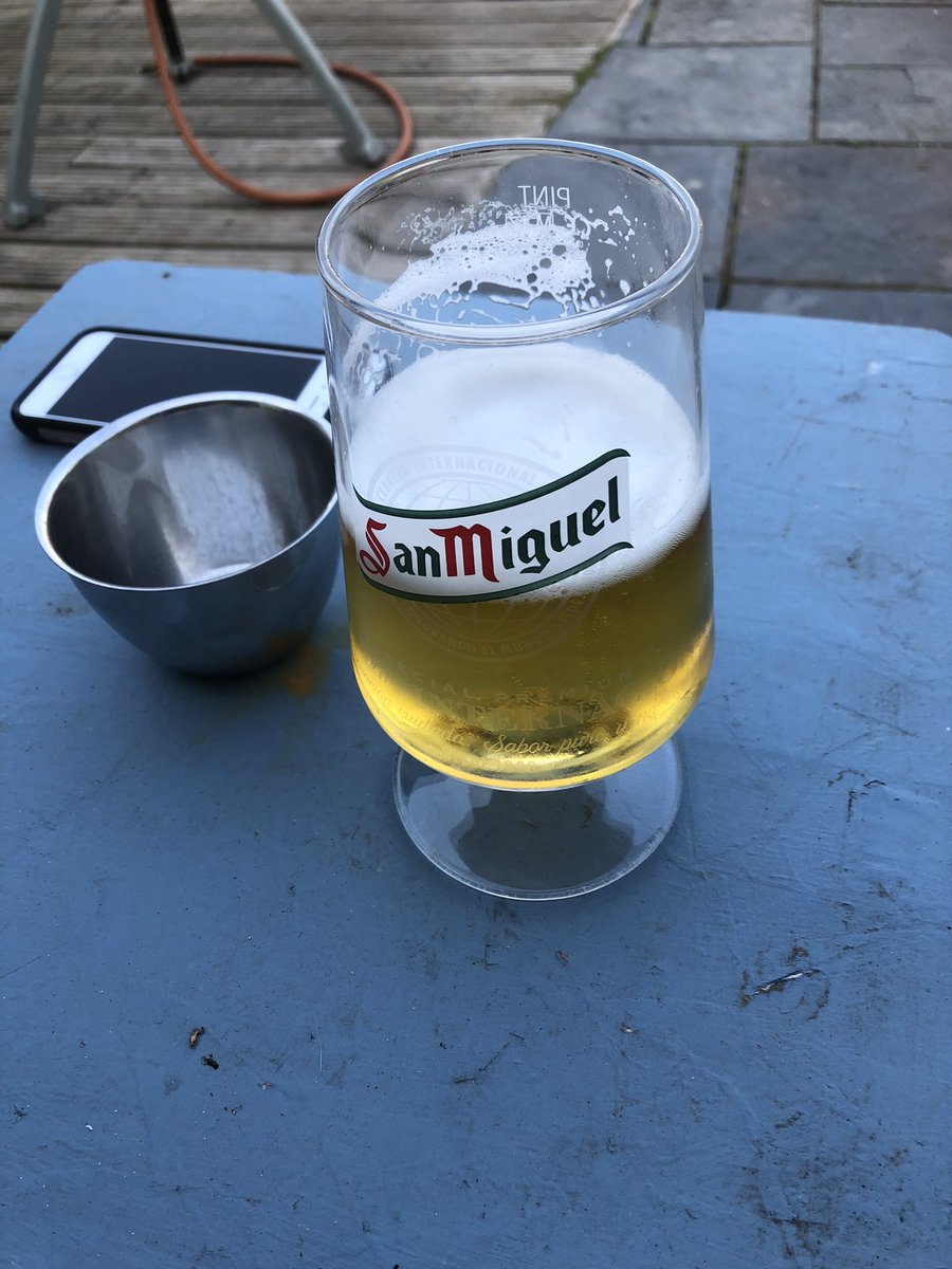 fredthegas's tweet photo. @BleddJames9 @dickie_edwards @lukejones_9 @swans_dan @GrumpyBinLad @gjohn1974 @gowerbuzz1970 @aledsimons2 @Jamus71 @the1daipie @gshed1962 @danglersofdoom @yayadav11 @starch1884 @gowertonrfc @Trev1810 @lloyddudley @robsymes3 @MaxTaylorUX @NMBlackler91 @LewisBradley I saw bleddyn buying a box of Stella earlier #hehasboughthisown https://t.co/qLDhrTzIKx