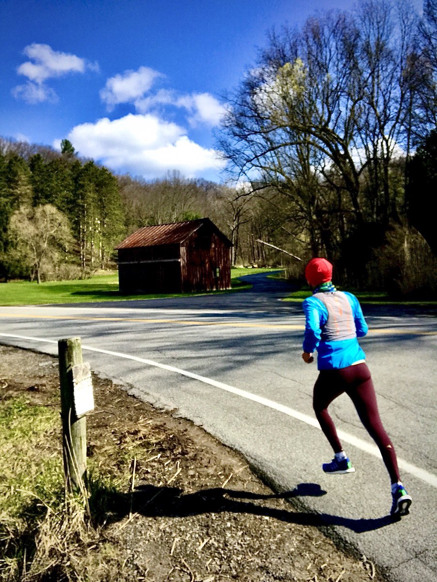 E2Running's tweet photo. “I saw in their eyes something I was to see over and over in every part of the nation- a burning desire to go, to move, to get under way, anyplace, away from any Here...Nearly every American hungers to move.” - Travels with Charley
#running #readandrun #runsolo @nathansportsinc https://t.co/L3vNjC0Bg5