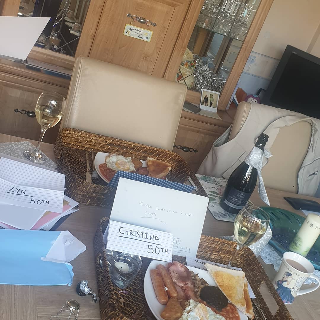 Trolleydollybe2's tweet photo. Surprise cooked breakfast with prosecco delivered to my mum and dad this morning for their 50th wedding Anniversary . Delivered #safely with #SocialDistancing . Not what they had planned... but...we'll make up for it when this crisis is over.#goldenweddingannoversary #50years https://t.co/OnBW2tu9Qz
